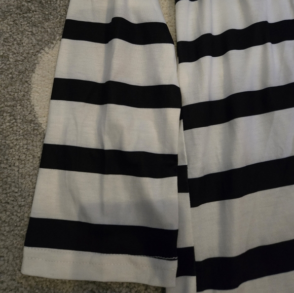 Striped Button Long Sleeve Asymmetrical Black and White Top XXL - Picture 4 of 4